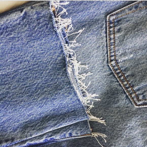 LAST DAY TO PURCHASE FINAL MARKDOWN Levi’s Jeans - Picture 5 of 7